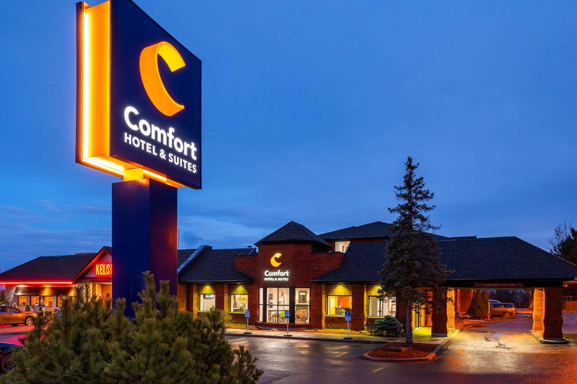 Comfort Hotel & Suites Peterborough Bagian luar foto